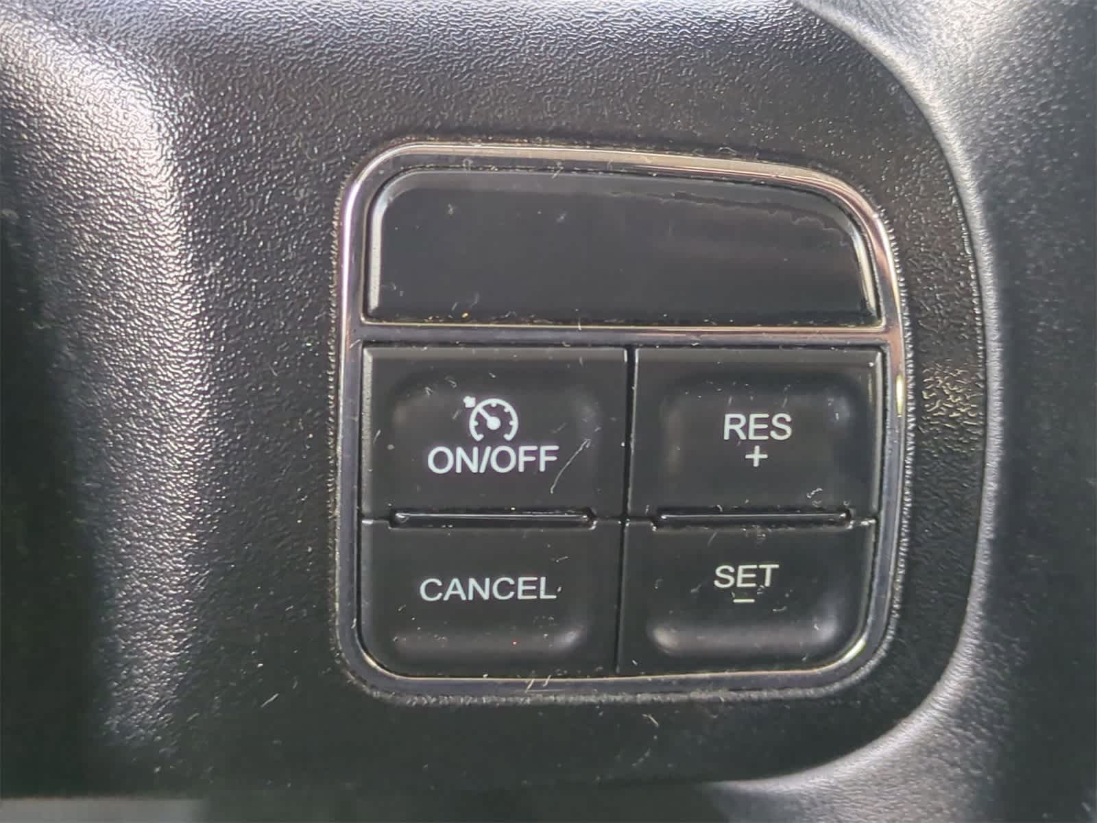 Thumbnail: 2012 Jeep Grand Cherokee - 24