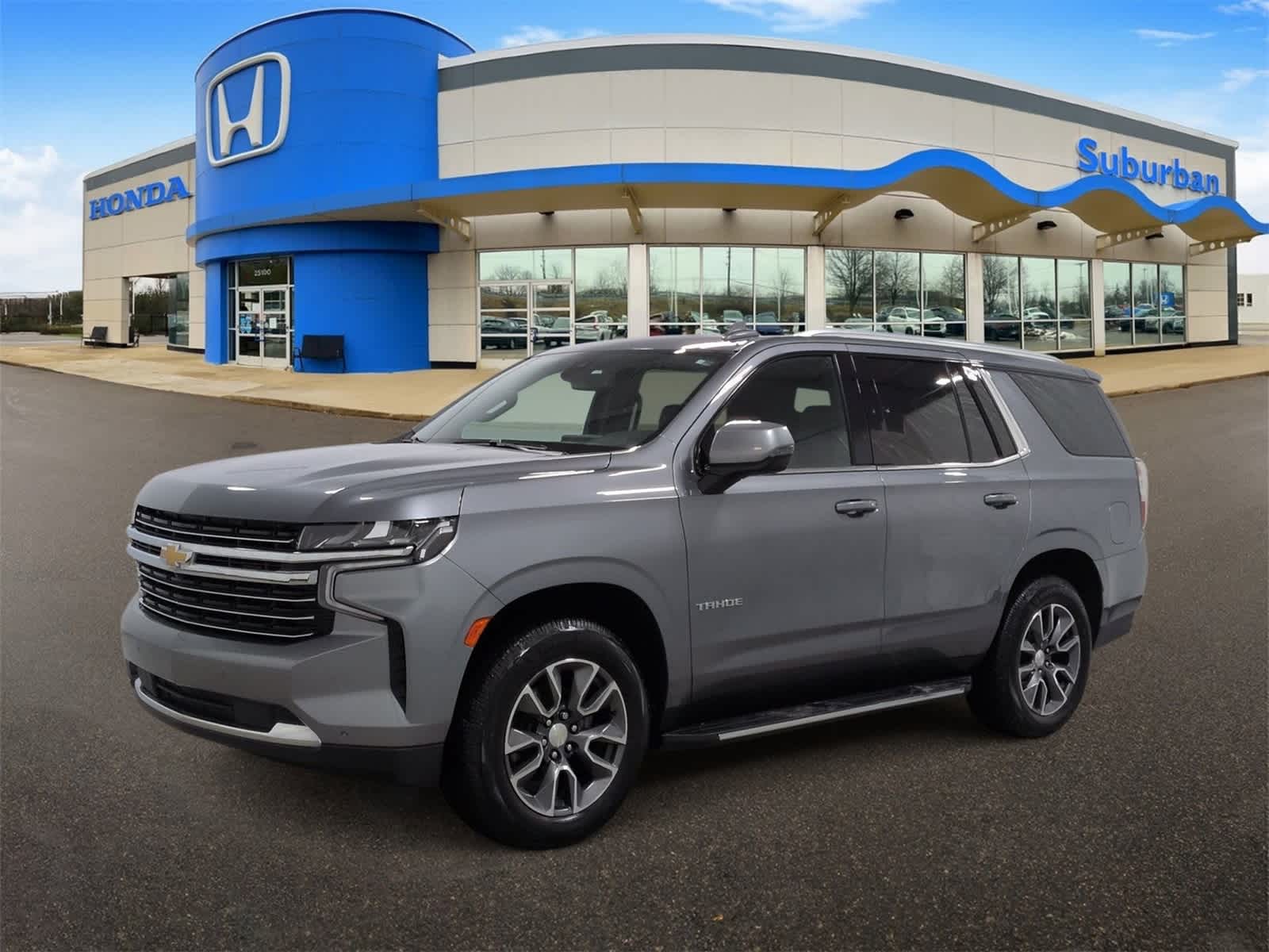 Thumbnail: 2022 Chevrolet Tahoe - 4