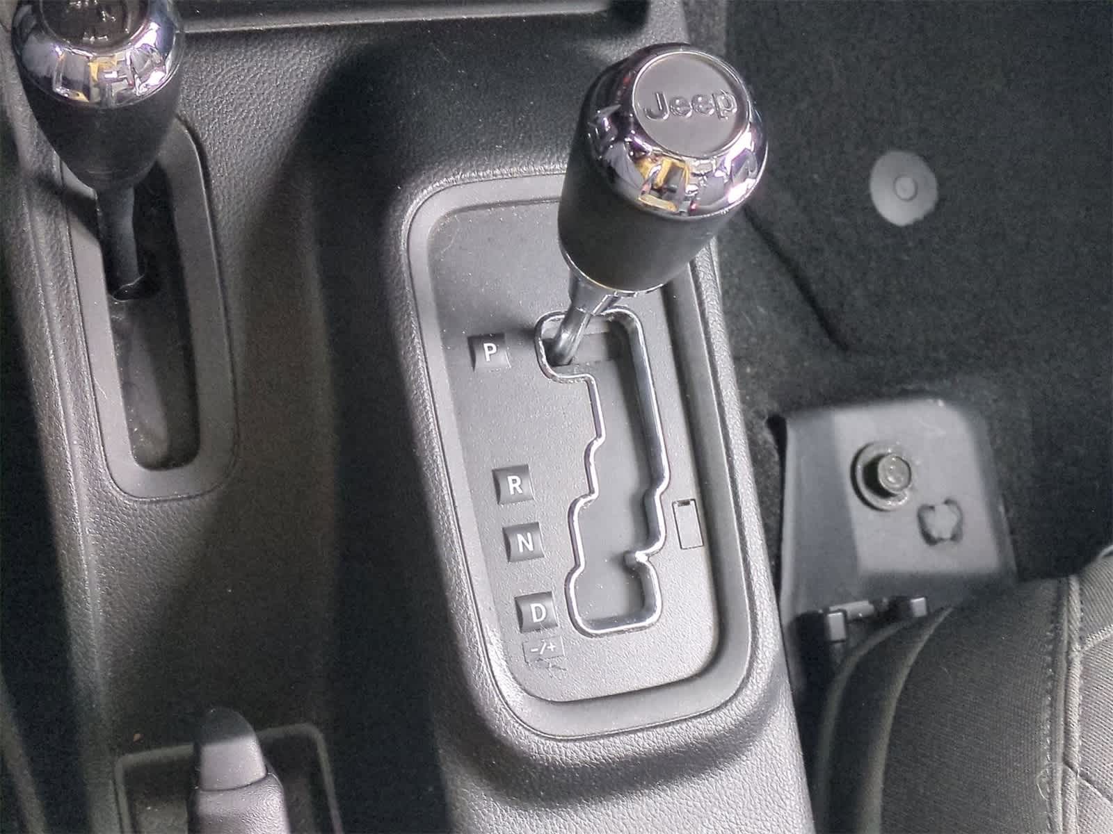 Thumbnail: 2016 Jeep Wrangler - 29