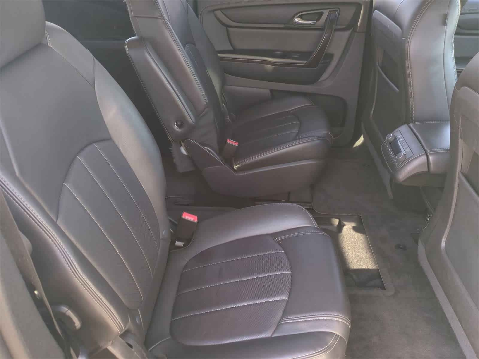 Thumbnail: 2017 Chevrolet Traverse - 20