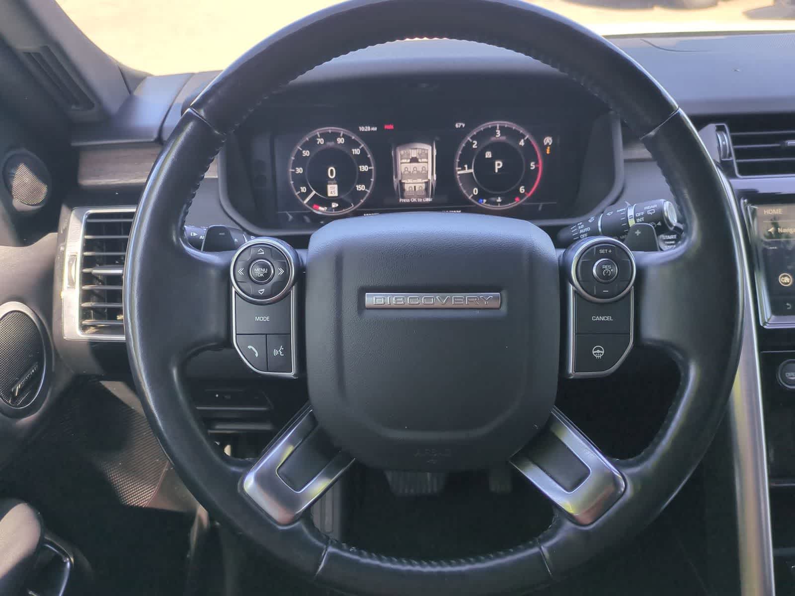 Thumbnail: 2018 Land Rover Discovery - 24