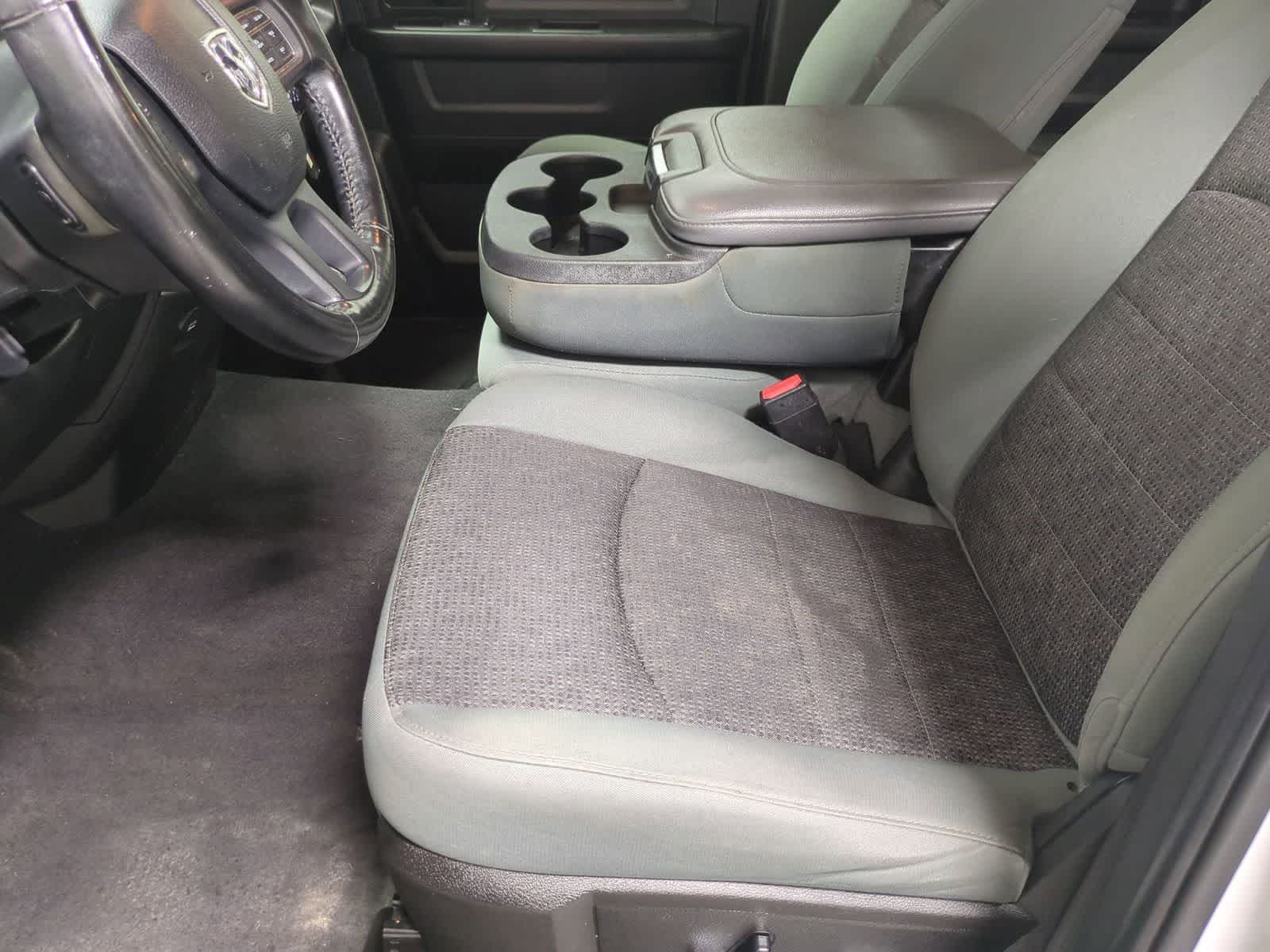 Thumbnail: 2019 RAM 1500 Classic - 17