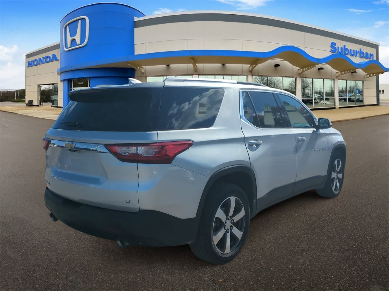 Thumbnail: 2018 Chevrolet Traverse - 8