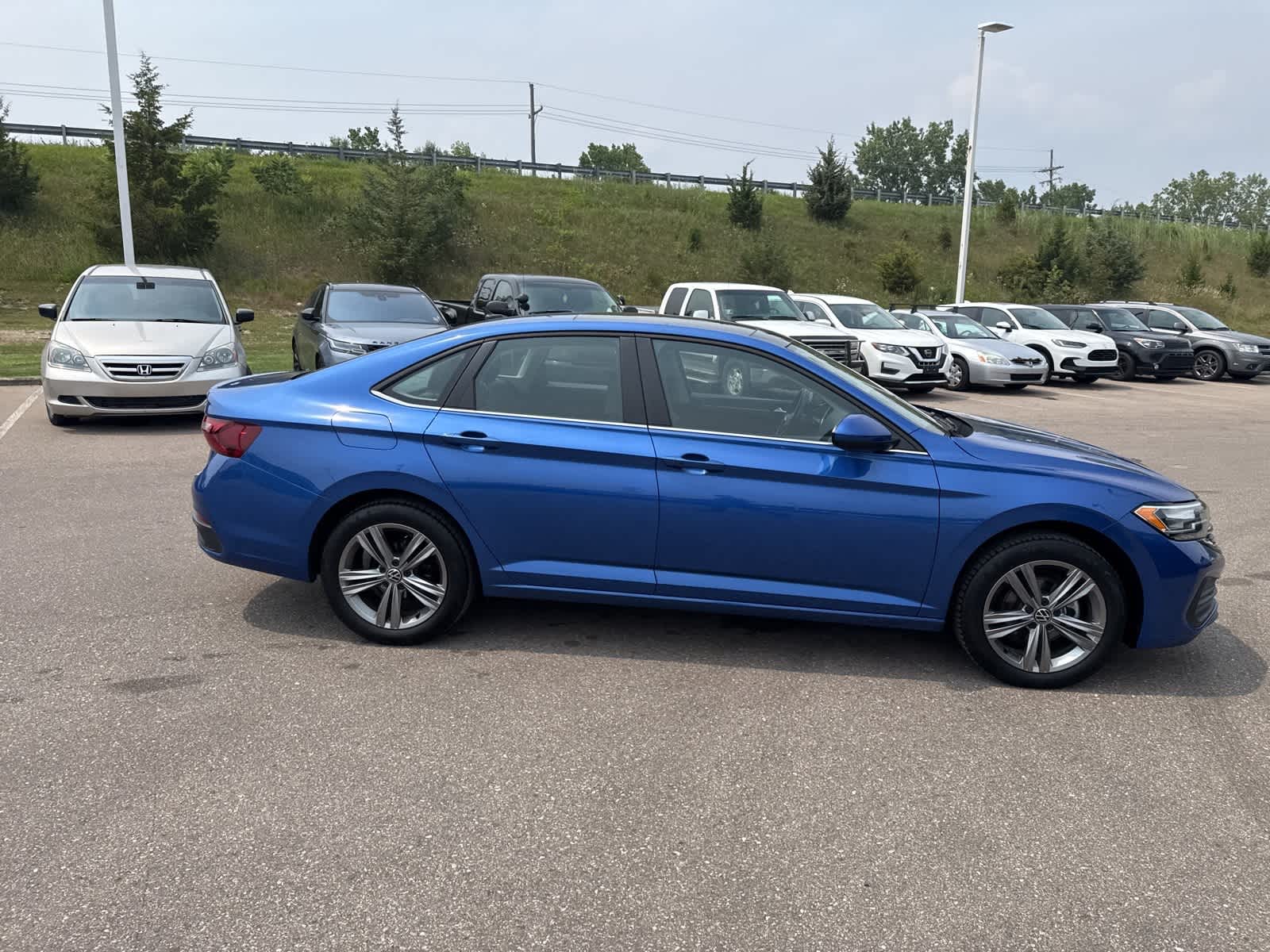 Thumbnail: 2023 Volkswagen Jetta - 10