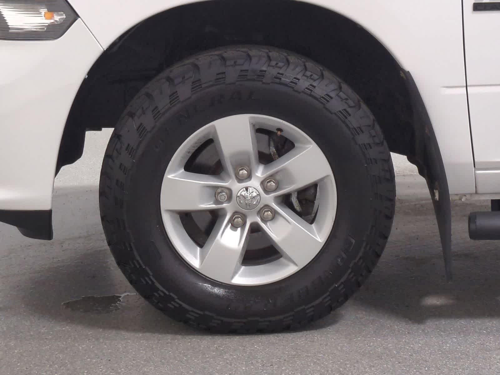 Thumbnail: 2019 RAM 1500 Classic - 14