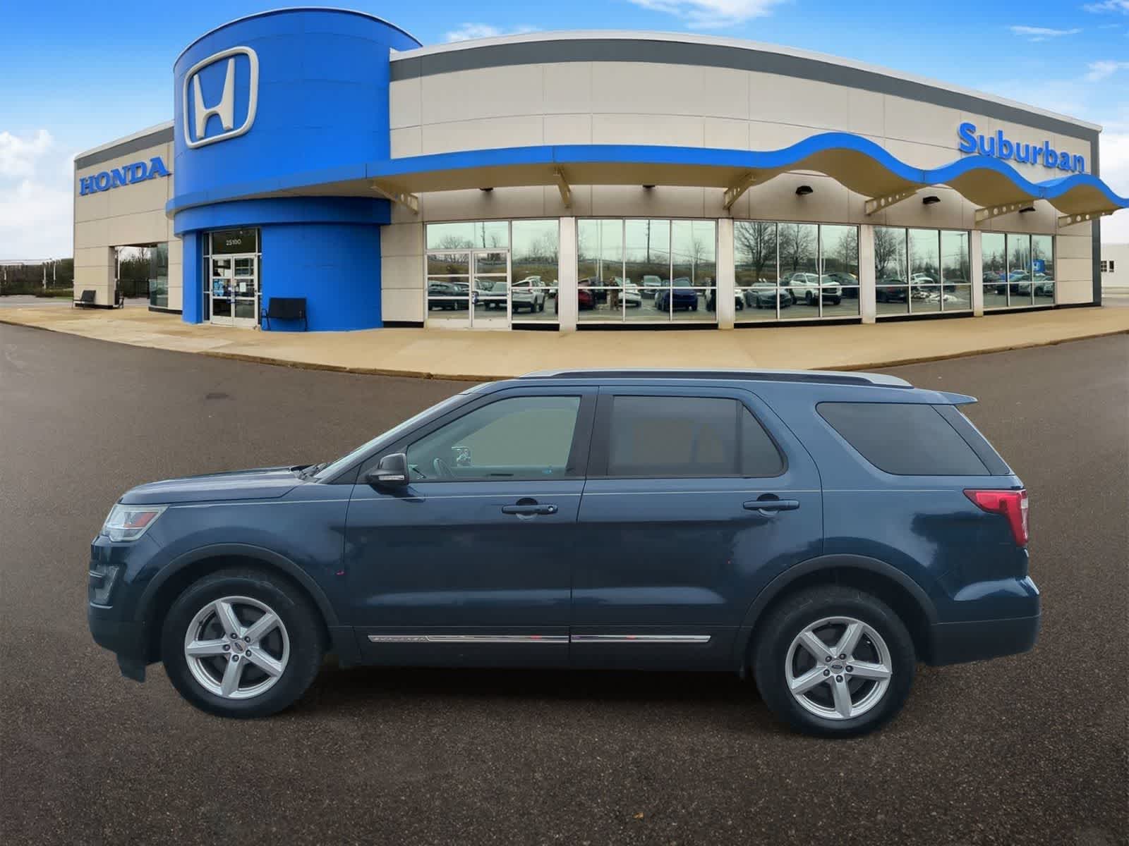 Thumbnail: 2016 Ford Explorer - 5