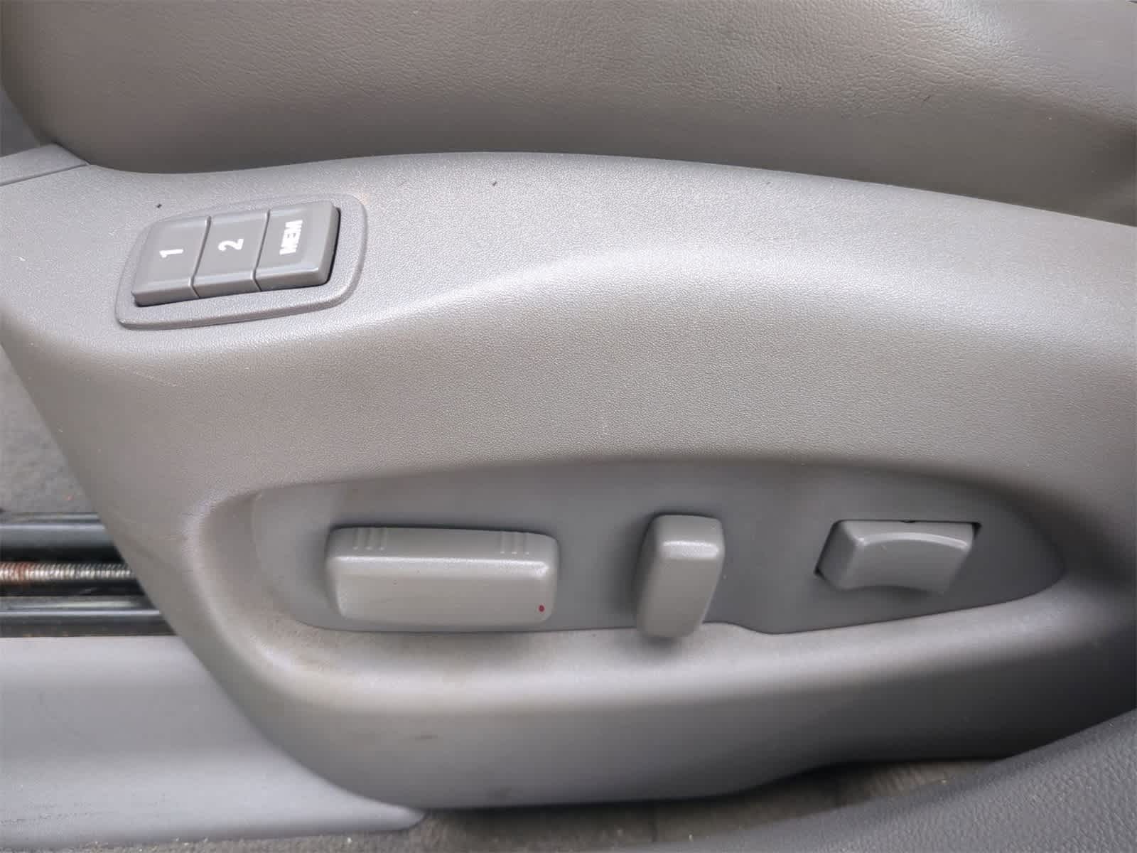 Thumbnail: 2010 Cadillac SRX - 17