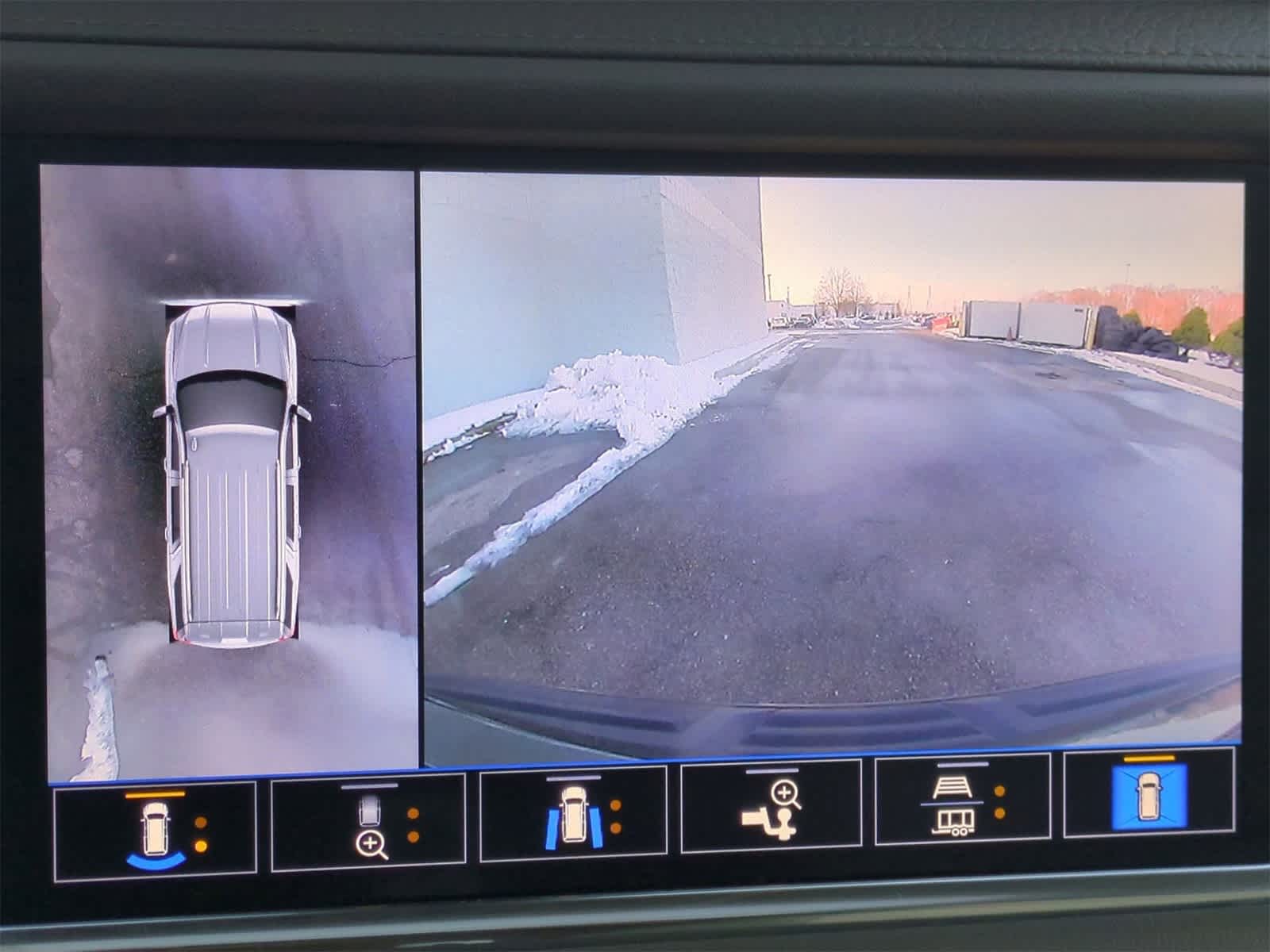 Thumbnail: 2021 GMC Yukon - 32