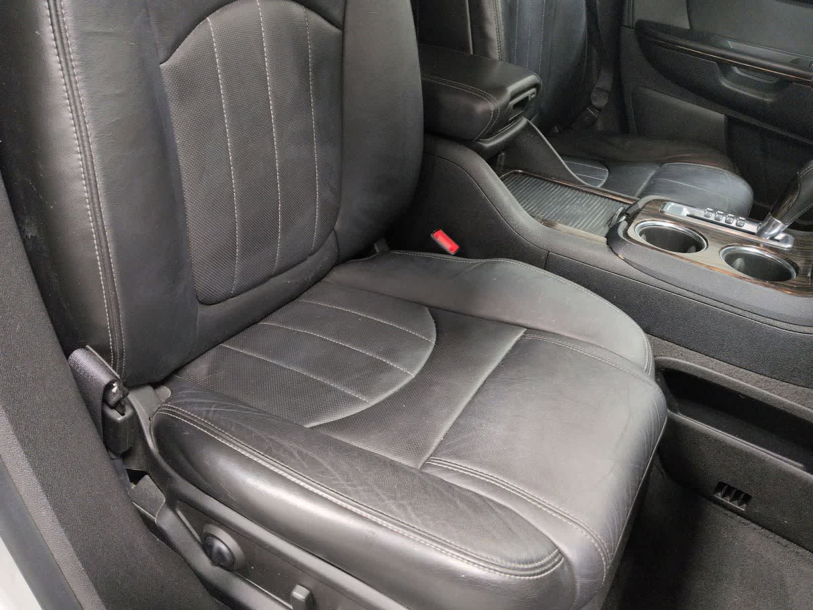 Thumbnail: 2013 GMC Acadia - 24