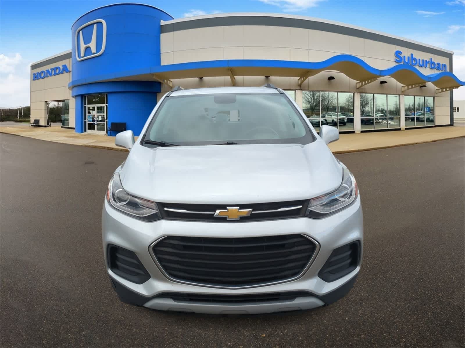 Thumbnail: 2018 Chevrolet Trax - 3