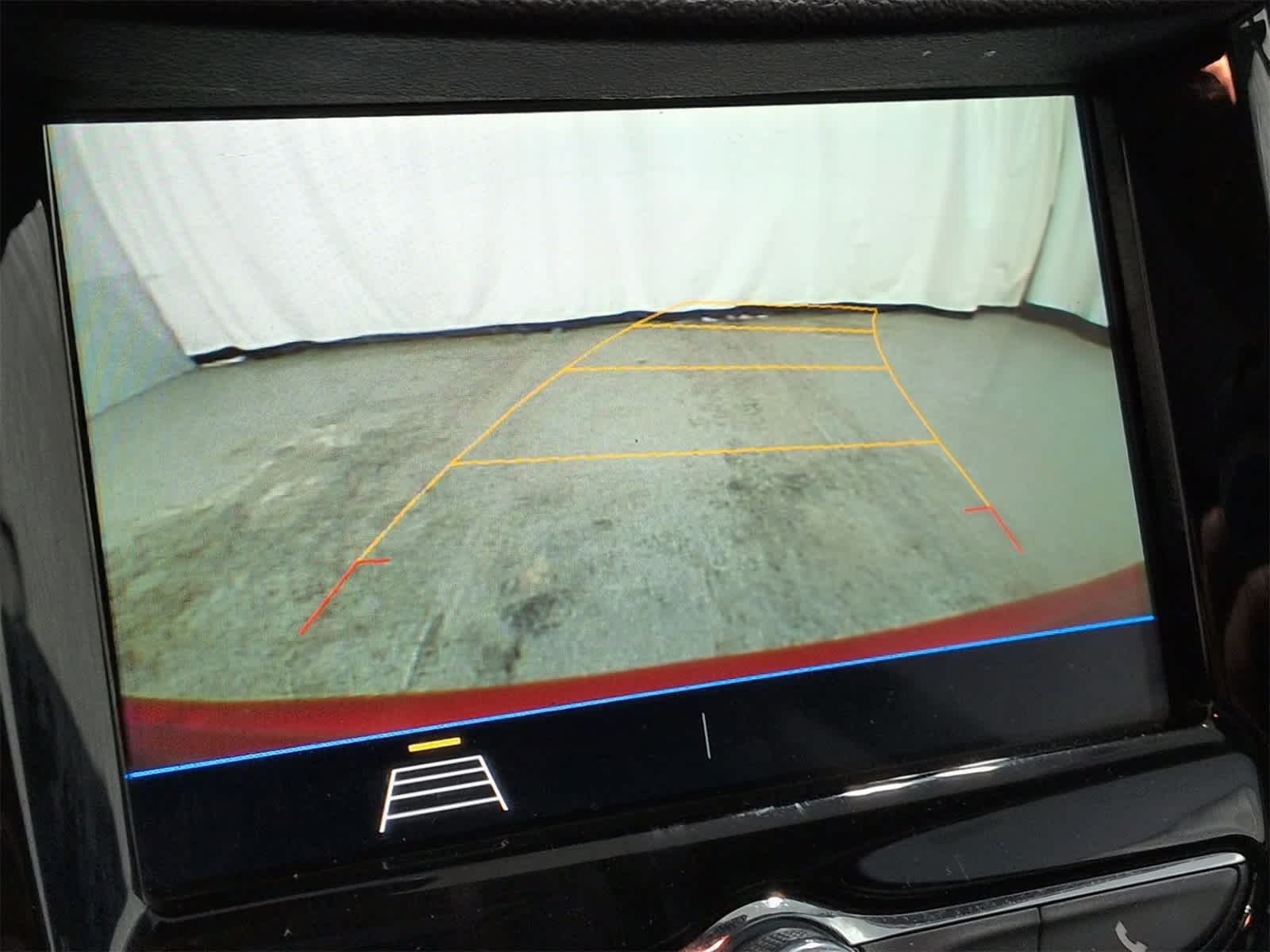 Thumbnail: 2019 Chevrolet Trax - 32