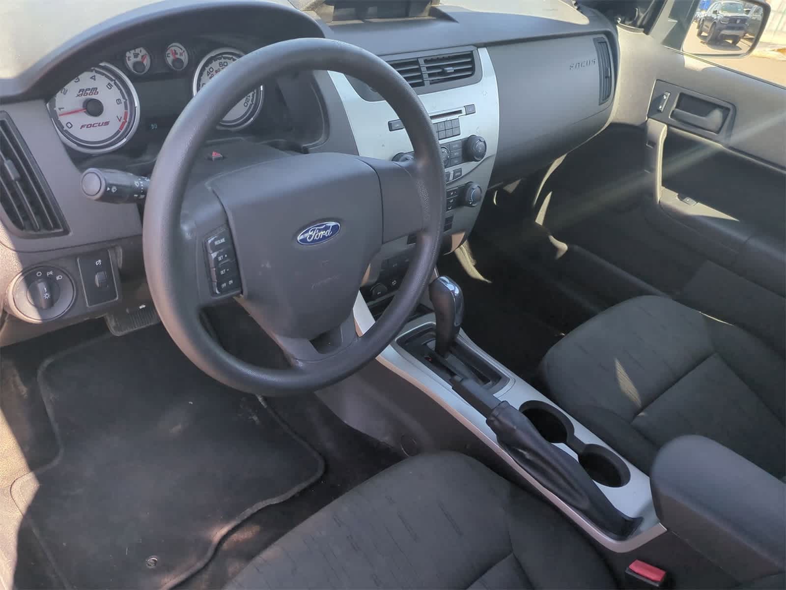 Thumbnail: 2009 Ford Focus - 10