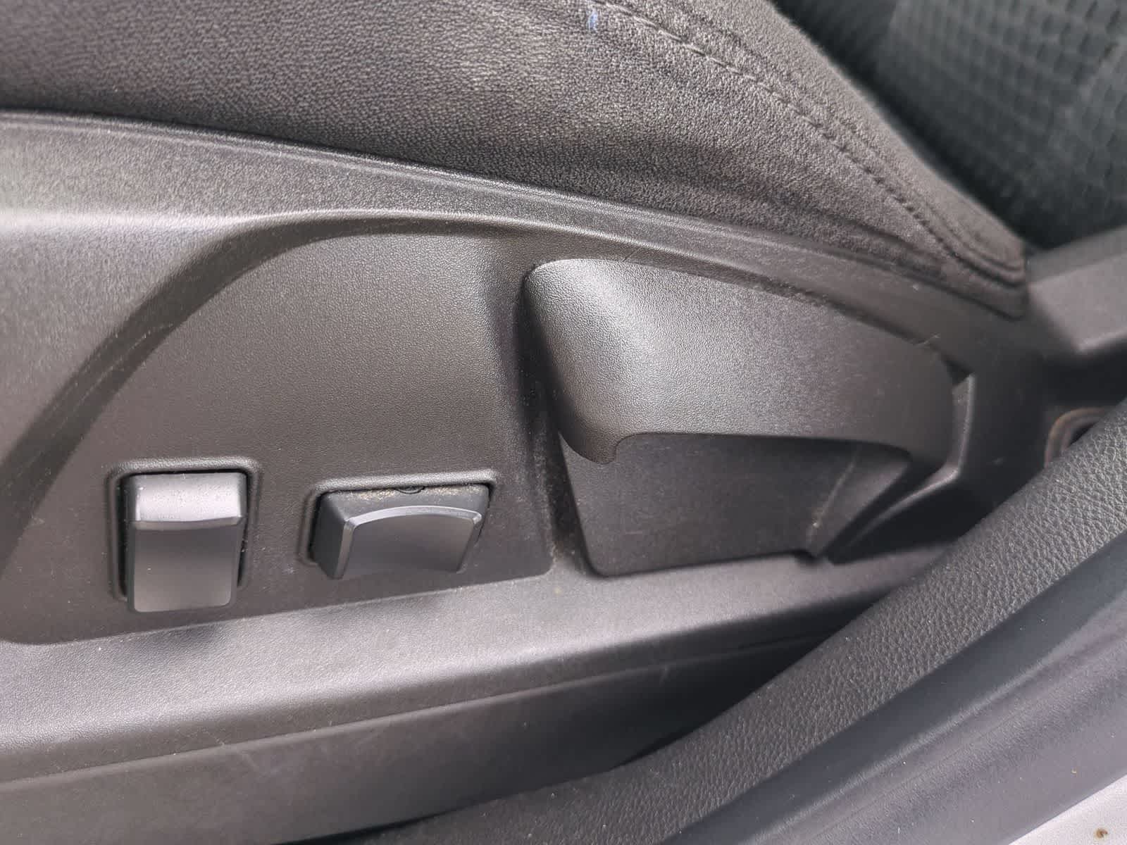 Thumbnail: 2011 GMC Terrain - 17