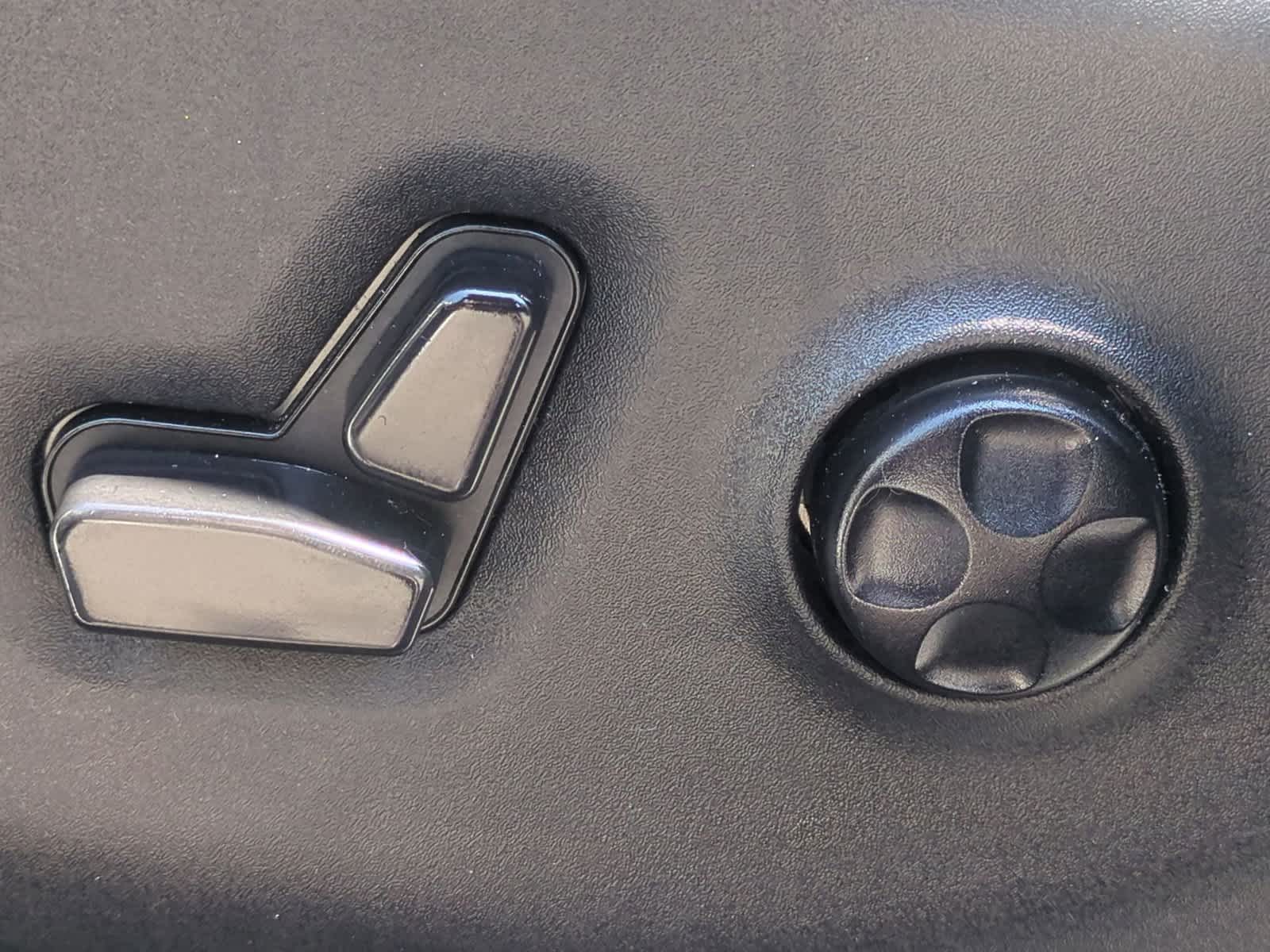 2024 Chrysler Pacifica PHEV Select - Photo 17