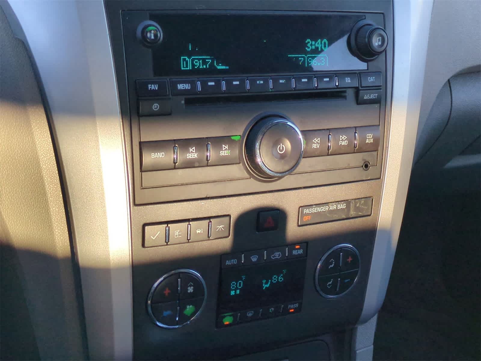 Thumbnail: 2010 Chevrolet Traverse - 29