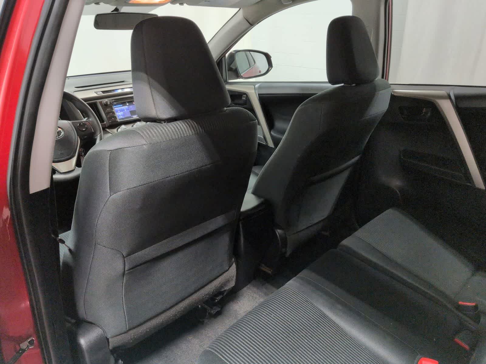 Thumbnail: 2015 Toyota RAV4 - 19