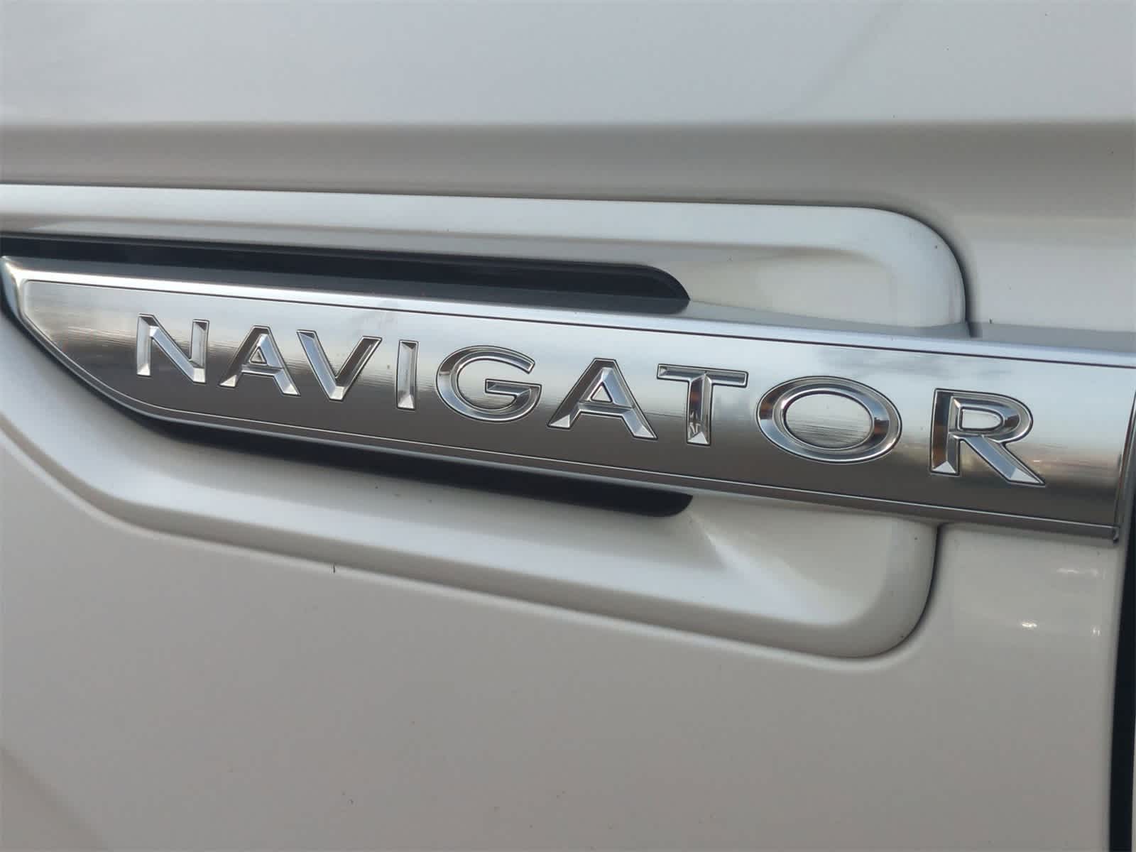 Thumbnail: 2018 Lincoln Navigator - 14