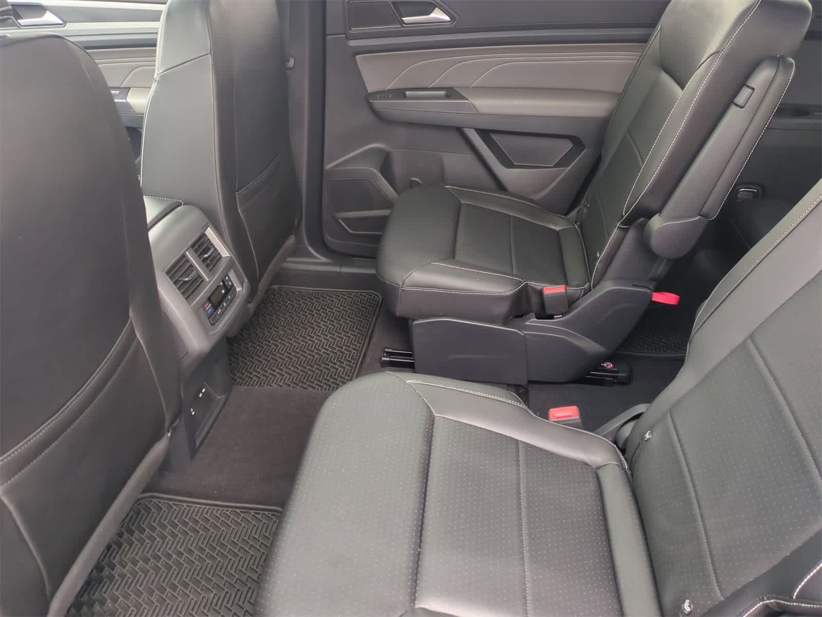 Thumbnail: 2021 Volkswagen Atlas - 21