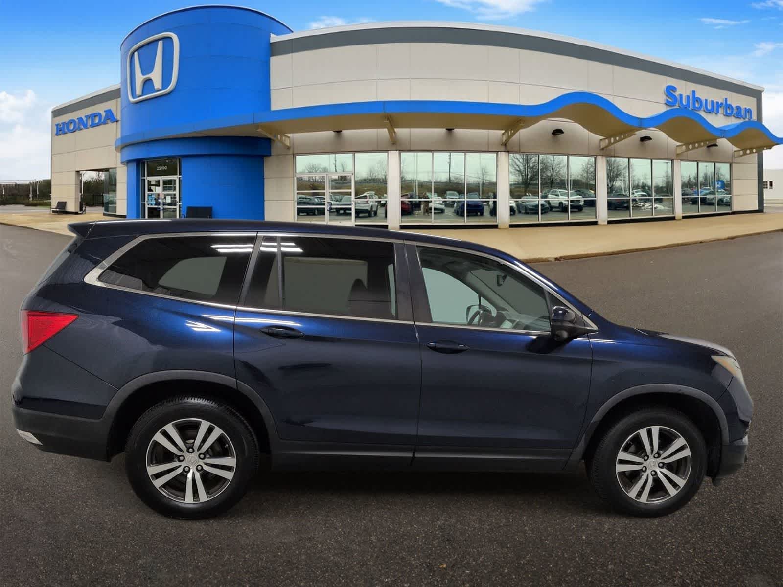 Thumbnail: 2016 Honda Pilot - 9