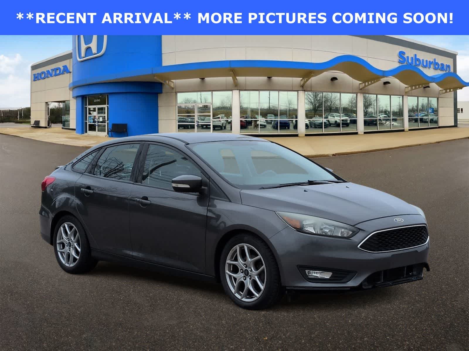 Used 2015 Ford Focus SE with VIN 1FADP3F22FL260680 for sale in Farmington Hills, MI