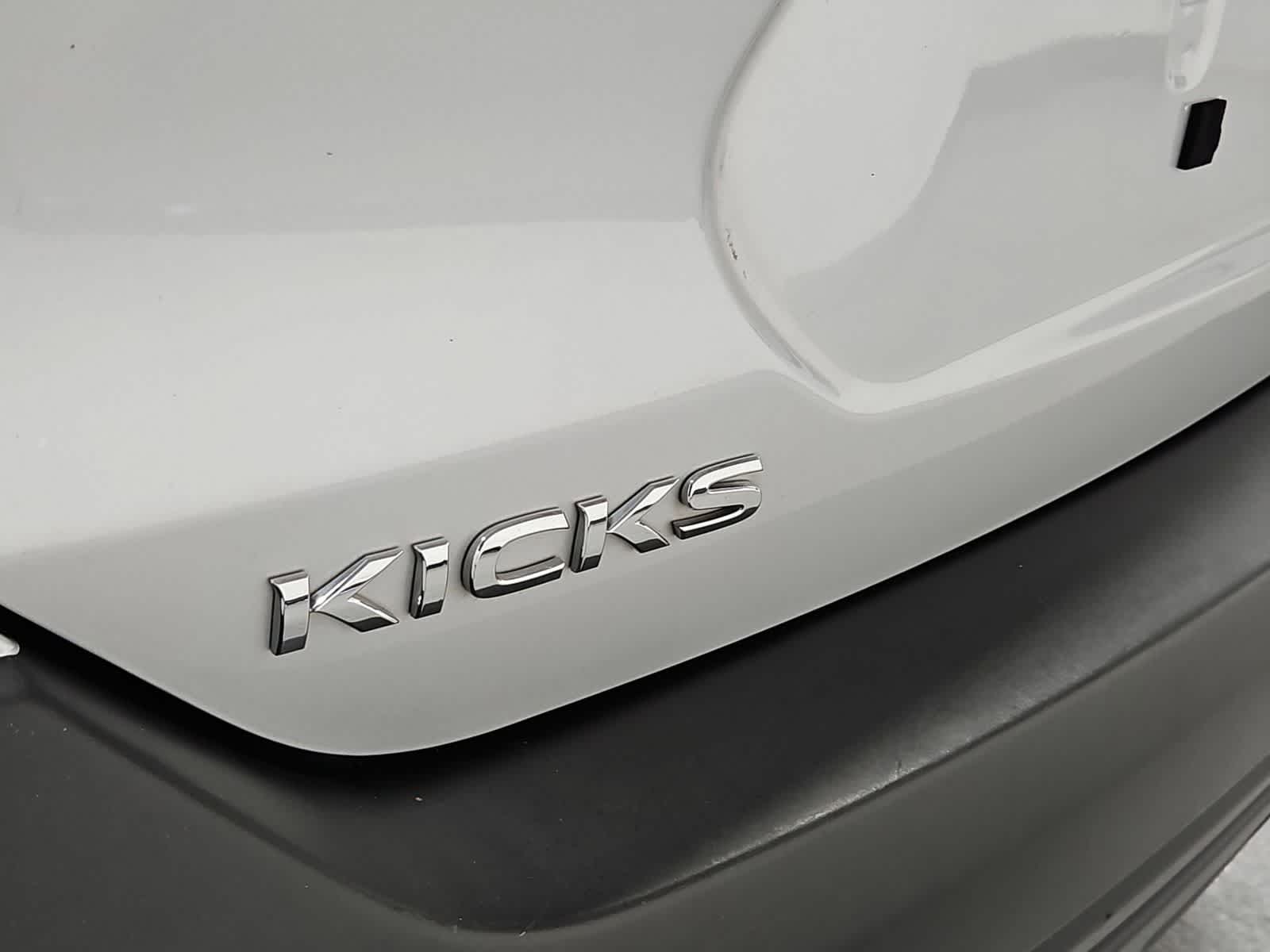 Thumbnail: 2019 Nissan Kicks - 12
