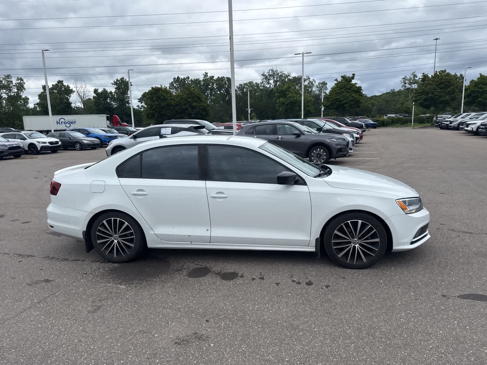 Thumbnail: 2016 Volkswagen Jetta - 12