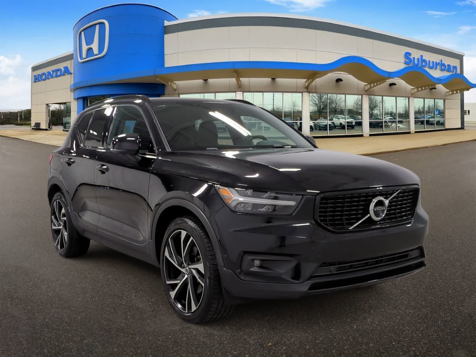 Thumbnail: 2019 Volvo XC40 - 2