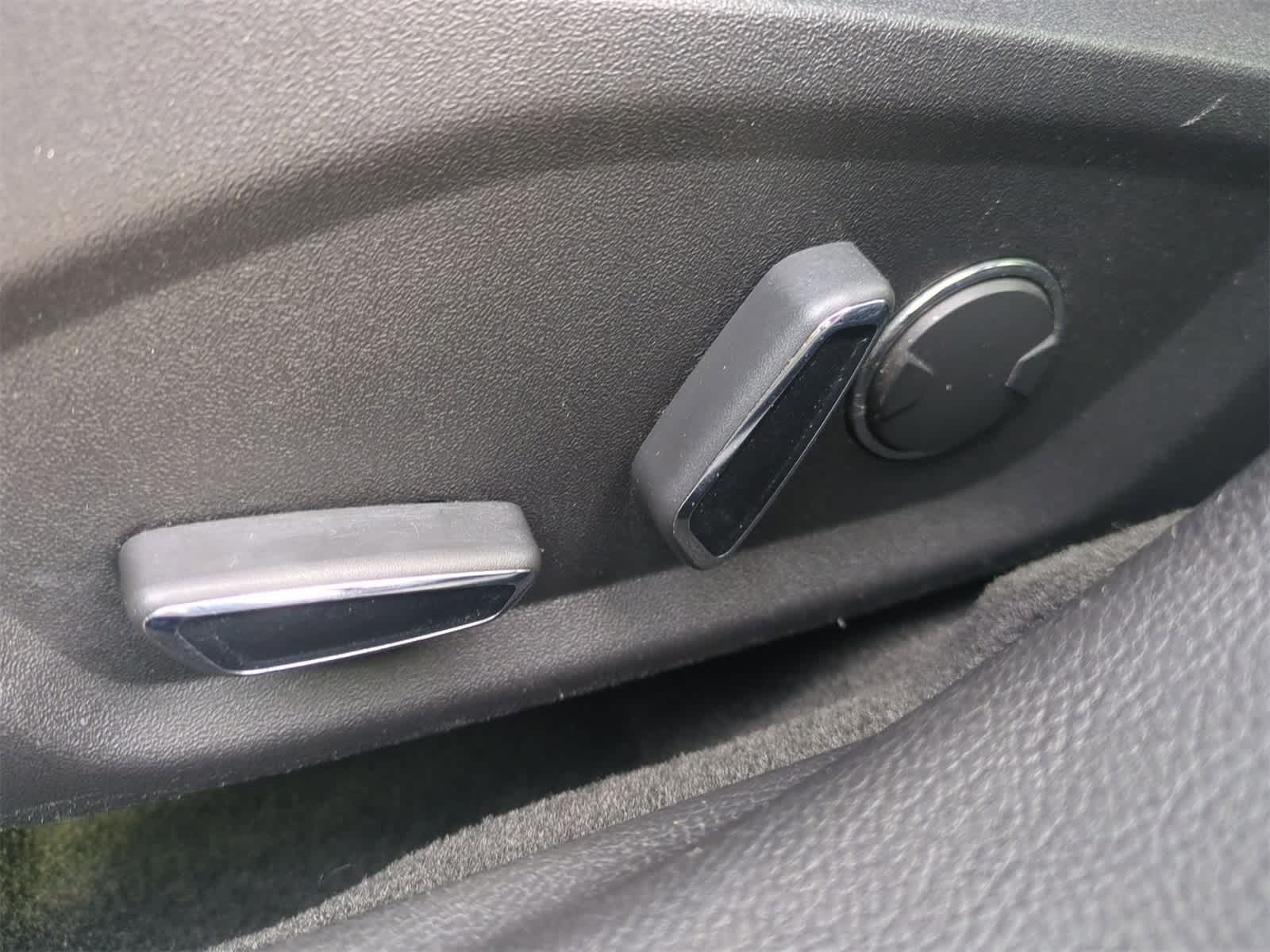 Thumbnail: 2014 Ford Fusion - 18