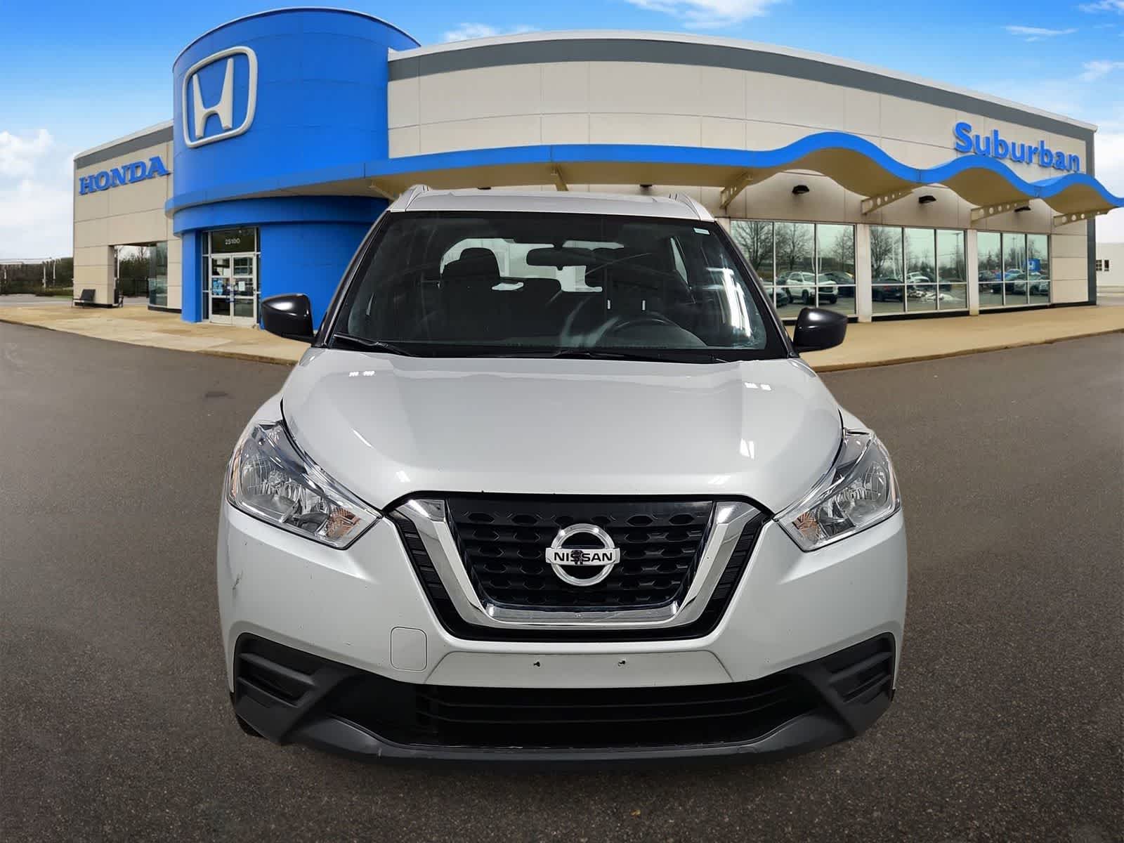 Thumbnail: 2019 Nissan Kicks - 3