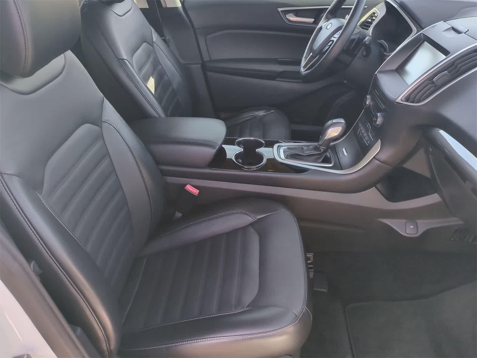 Thumbnail: 2015 Ford Edge - 21
