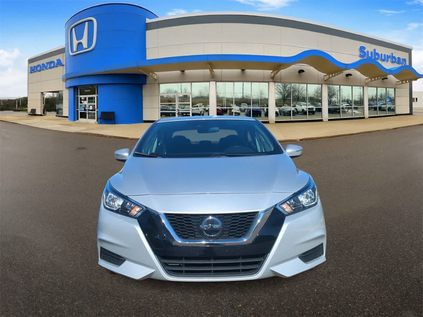 2021 Nissan Versa SV photo 3