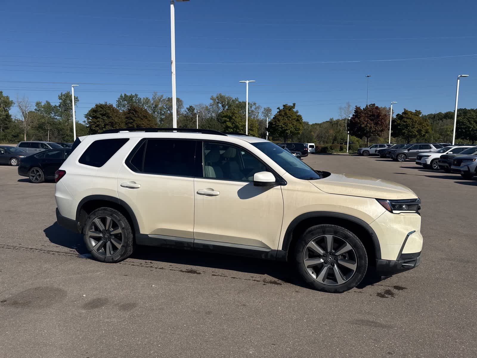 Thumbnail: 2023 Honda Pilot - 10