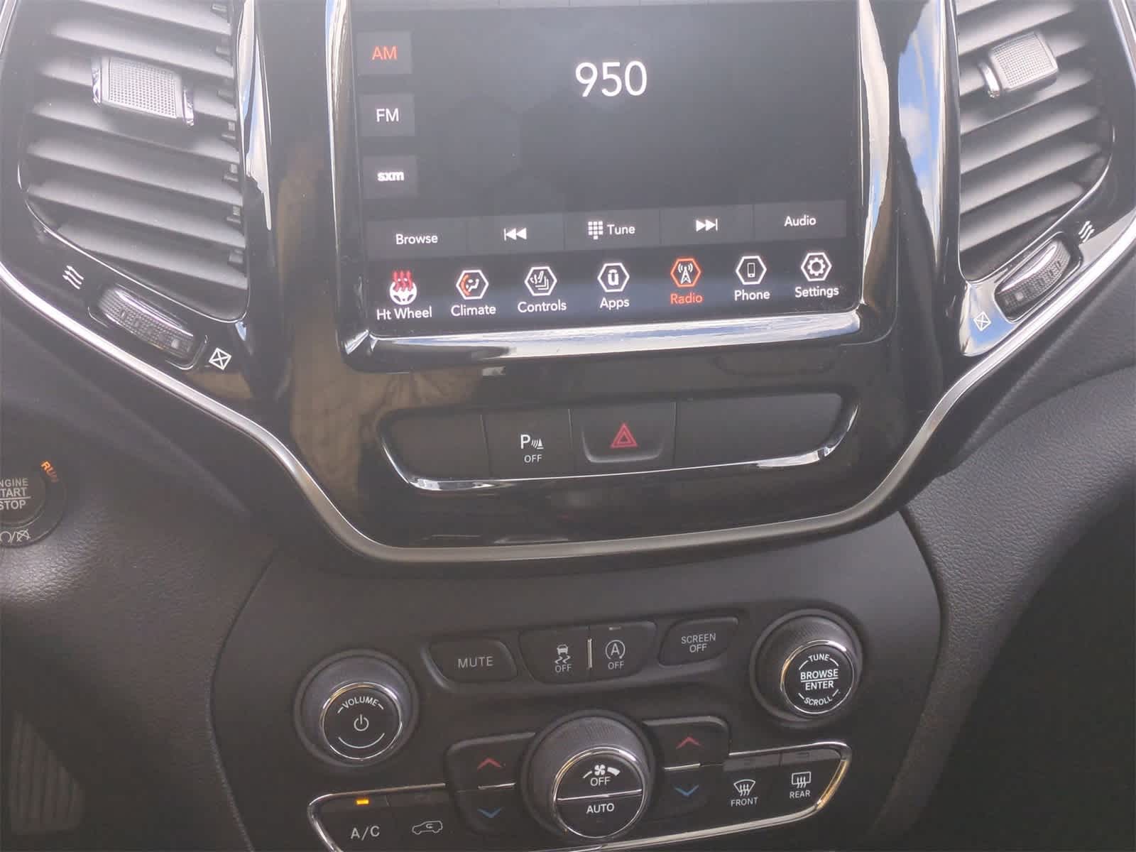 Thumbnail: 2020 Jeep Cherokee - 27