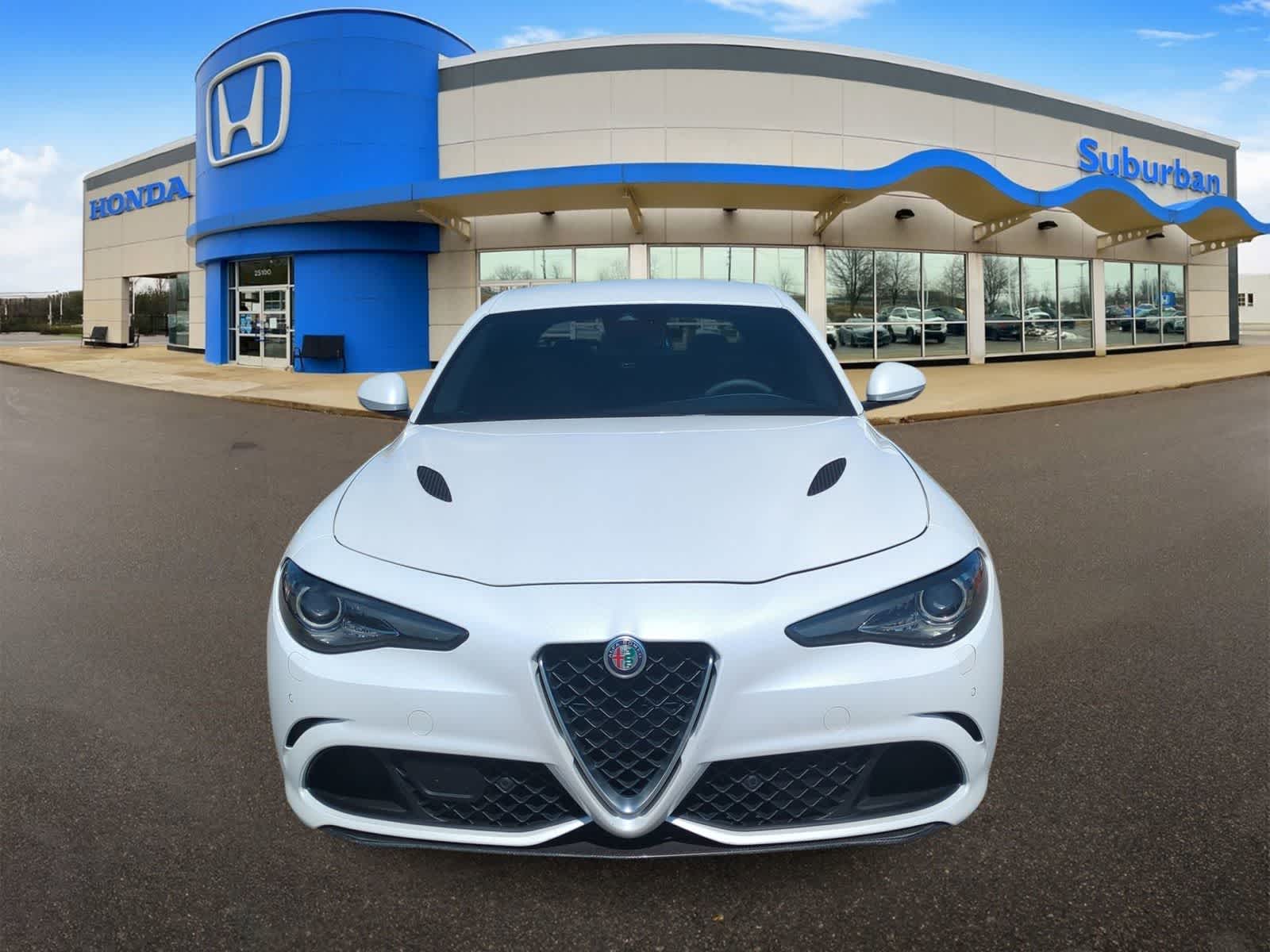 Thumbnail: 2018 Alfa Romeo Giulia - 3