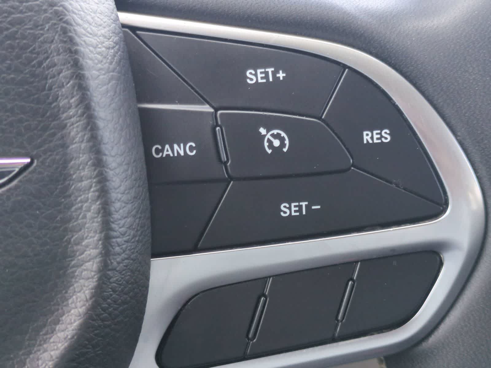 2022 Chrysler Voyager LX - Photo 23