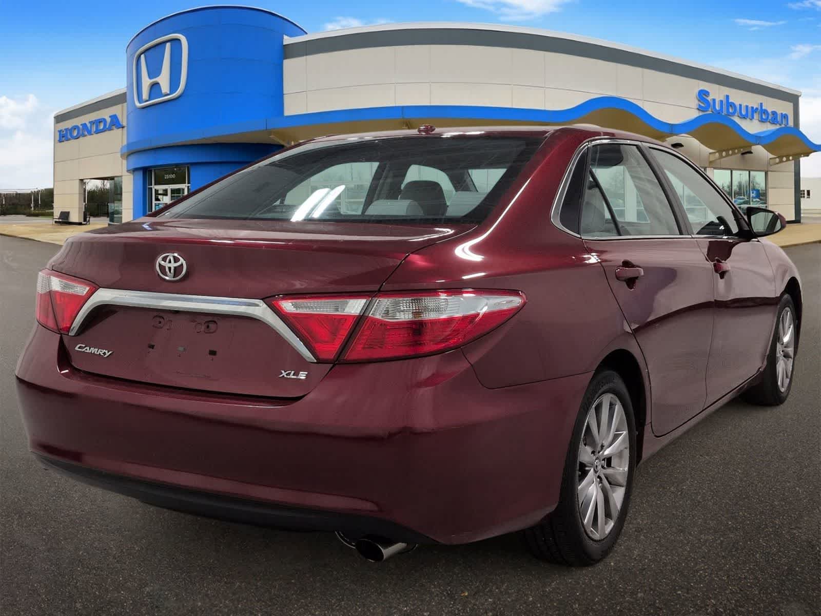 Thumbnail: 2015 Toyota Camry - 8