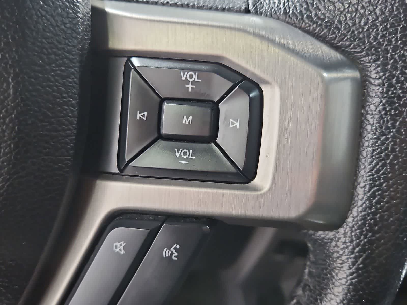 Thumbnail: 2015 Ford F-150 - 25