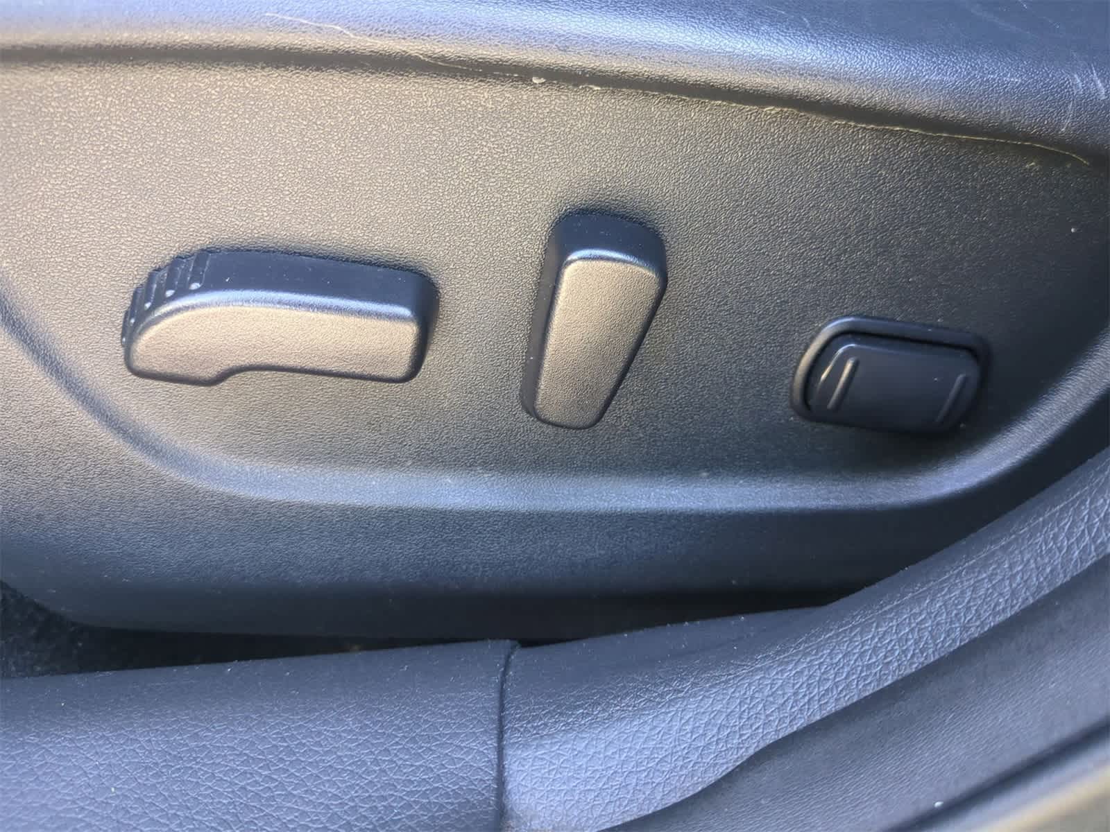 Thumbnail: 2018 Nissan Rogue - 18