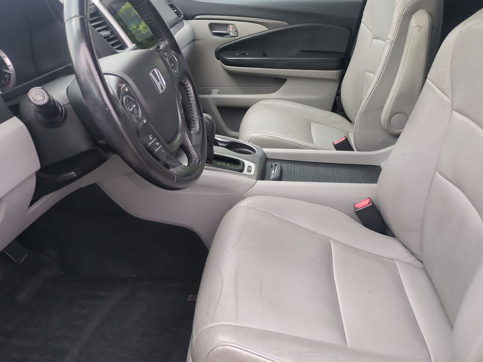Thumbnail: 2016 Honda Pilot - 16