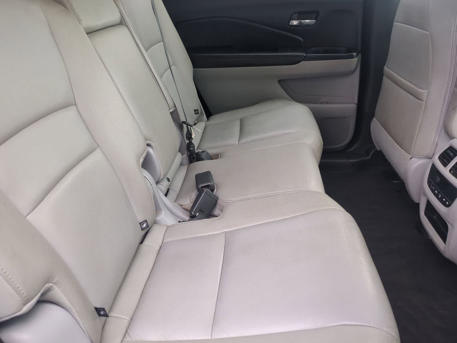 Thumbnail: 2016 Honda Pilot - 21