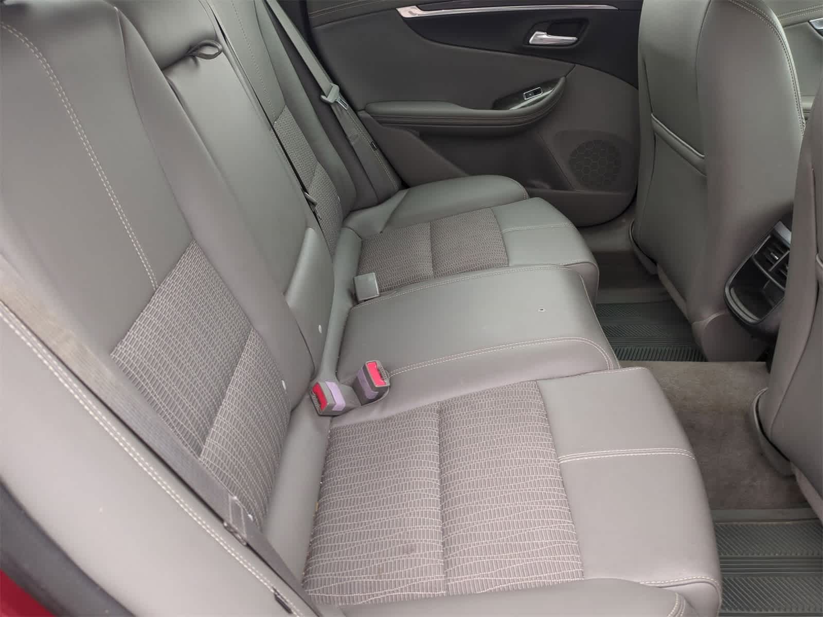 Thumbnail: 2014 Chevrolet Impala - 21