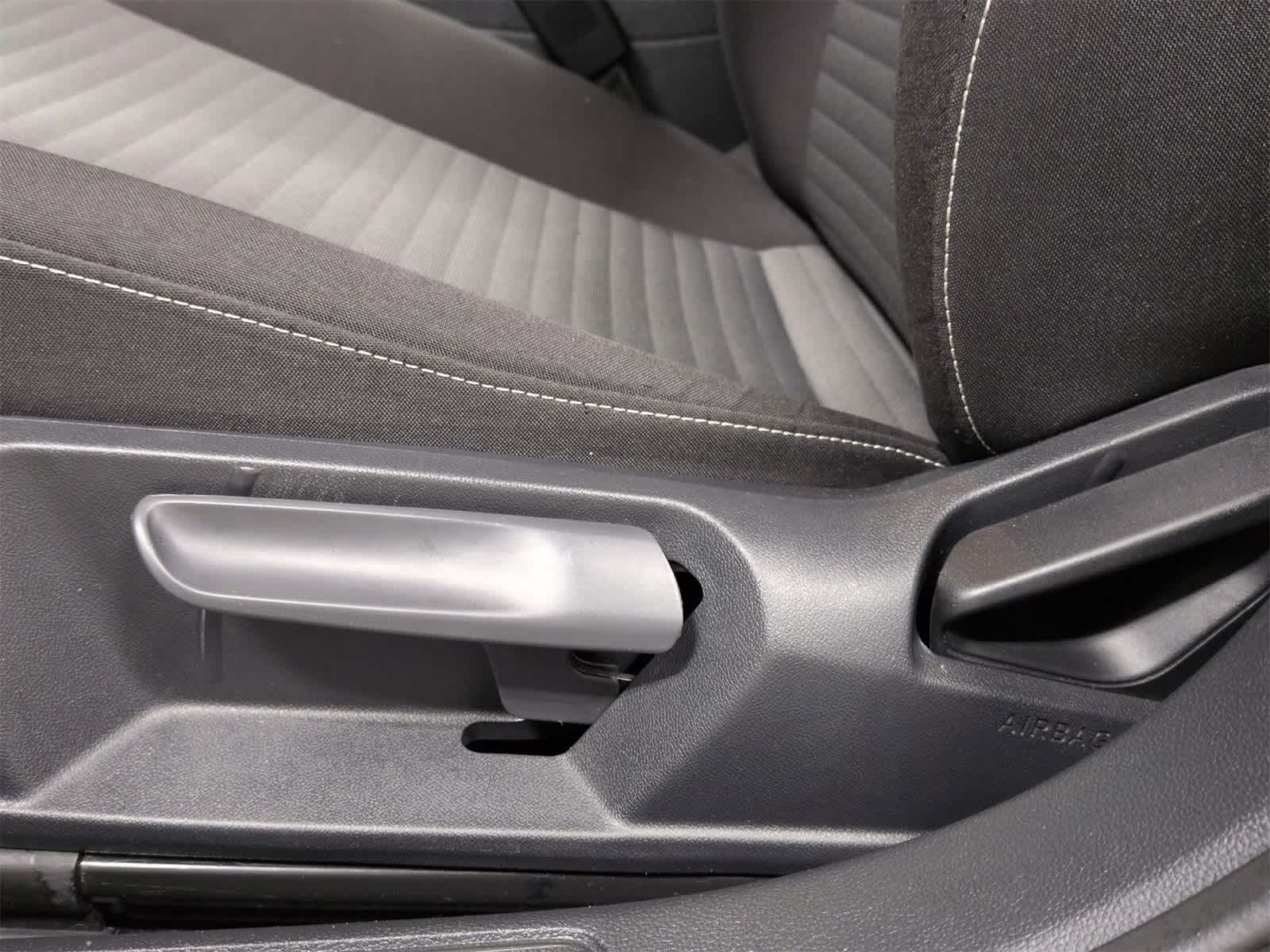 Thumbnail: 2024 Volkswagen Jetta - 18