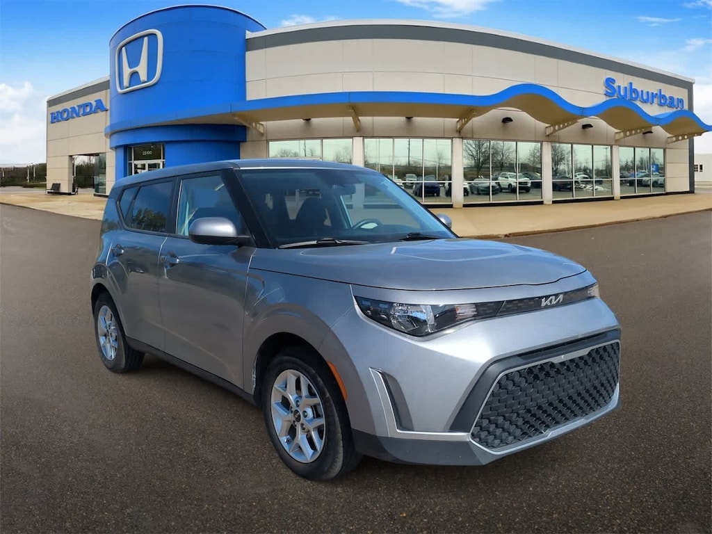 Used 2024 Kia Soul LX Sedan