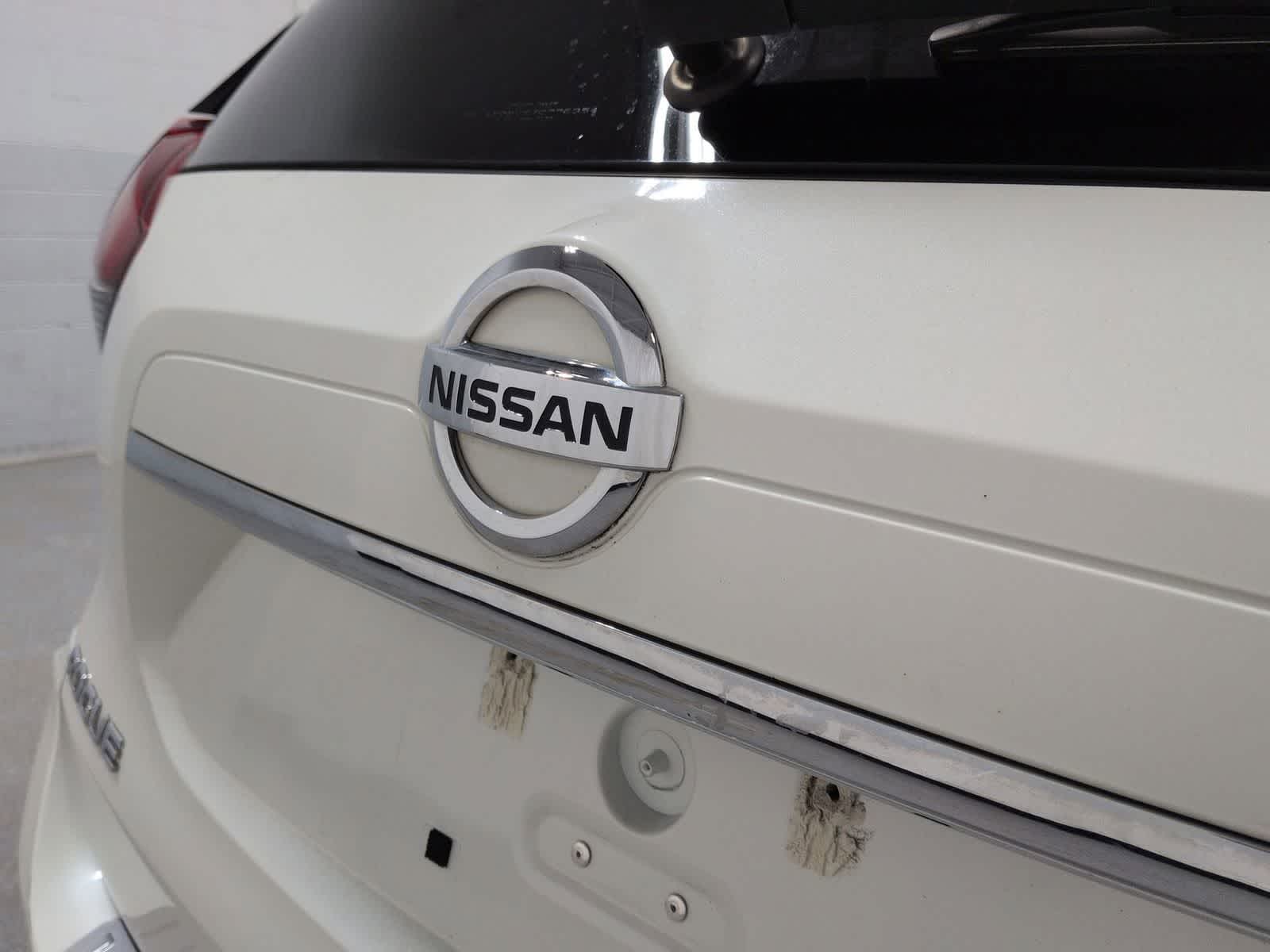 Thumbnail: 2018 Nissan Rogue - 12