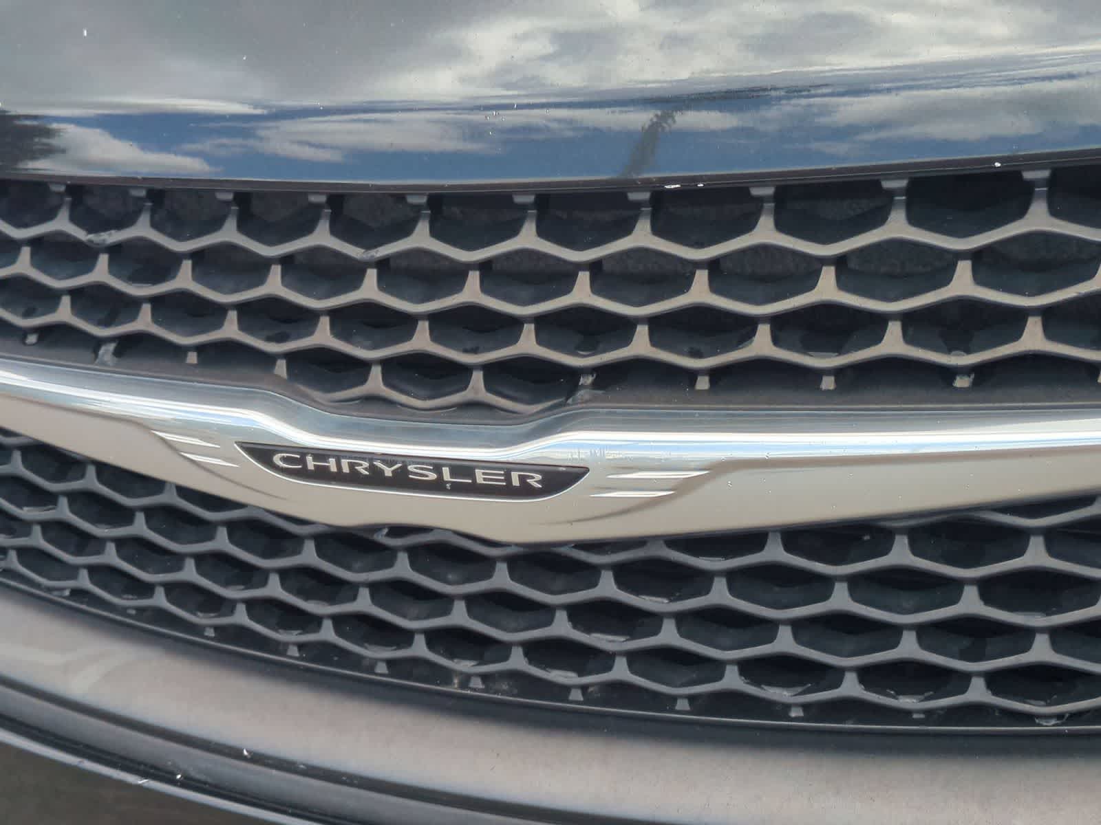 2022 Chrysler Voyager LX - Photo 12