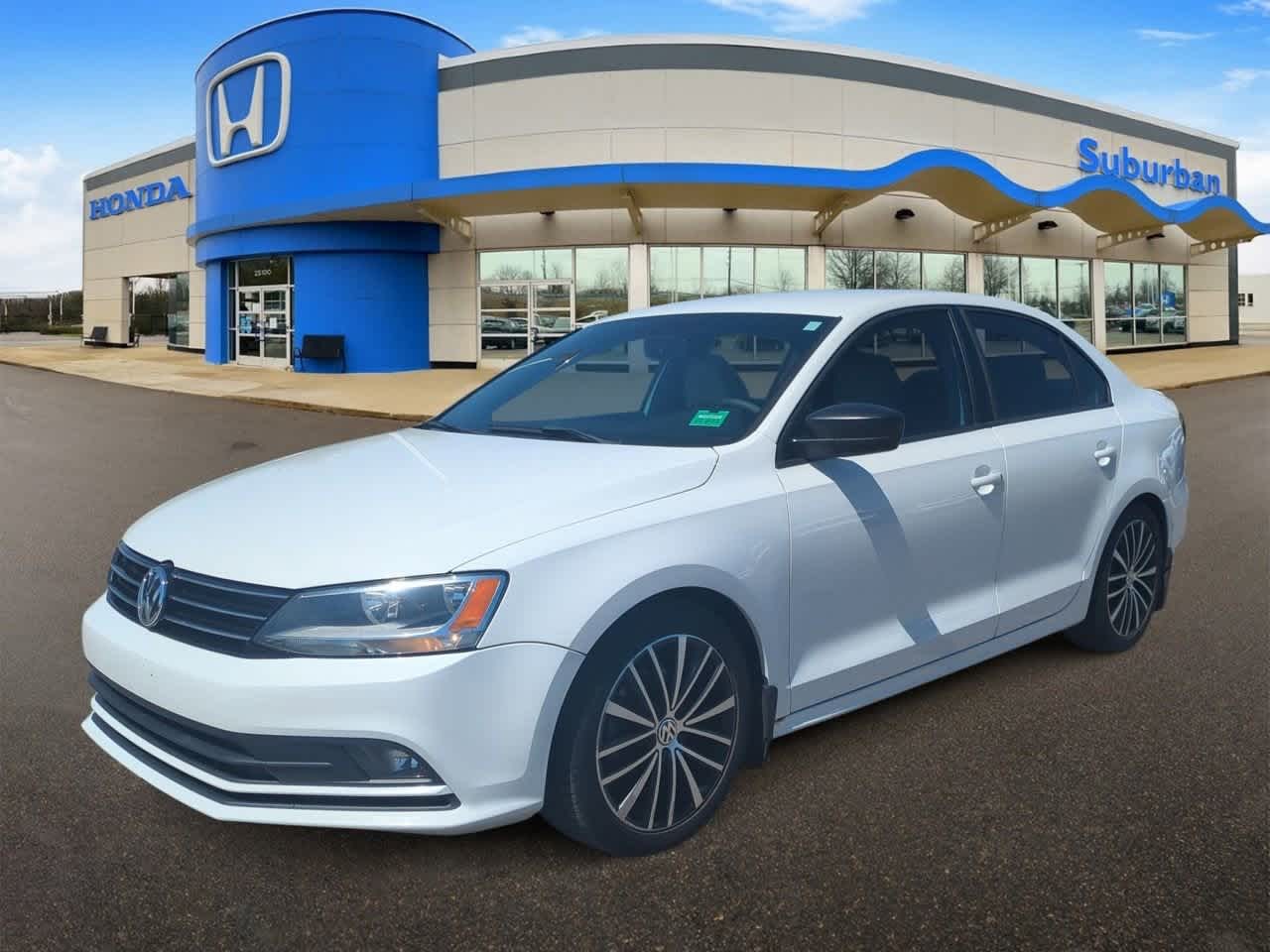 Thumbnail: 2016 Volkswagen Jetta - 4