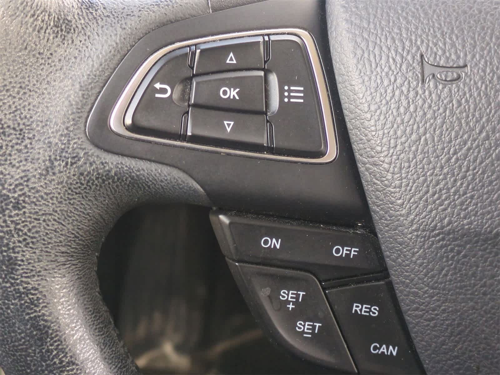 Thumbnail: 2019 Ford EcoSport - 25