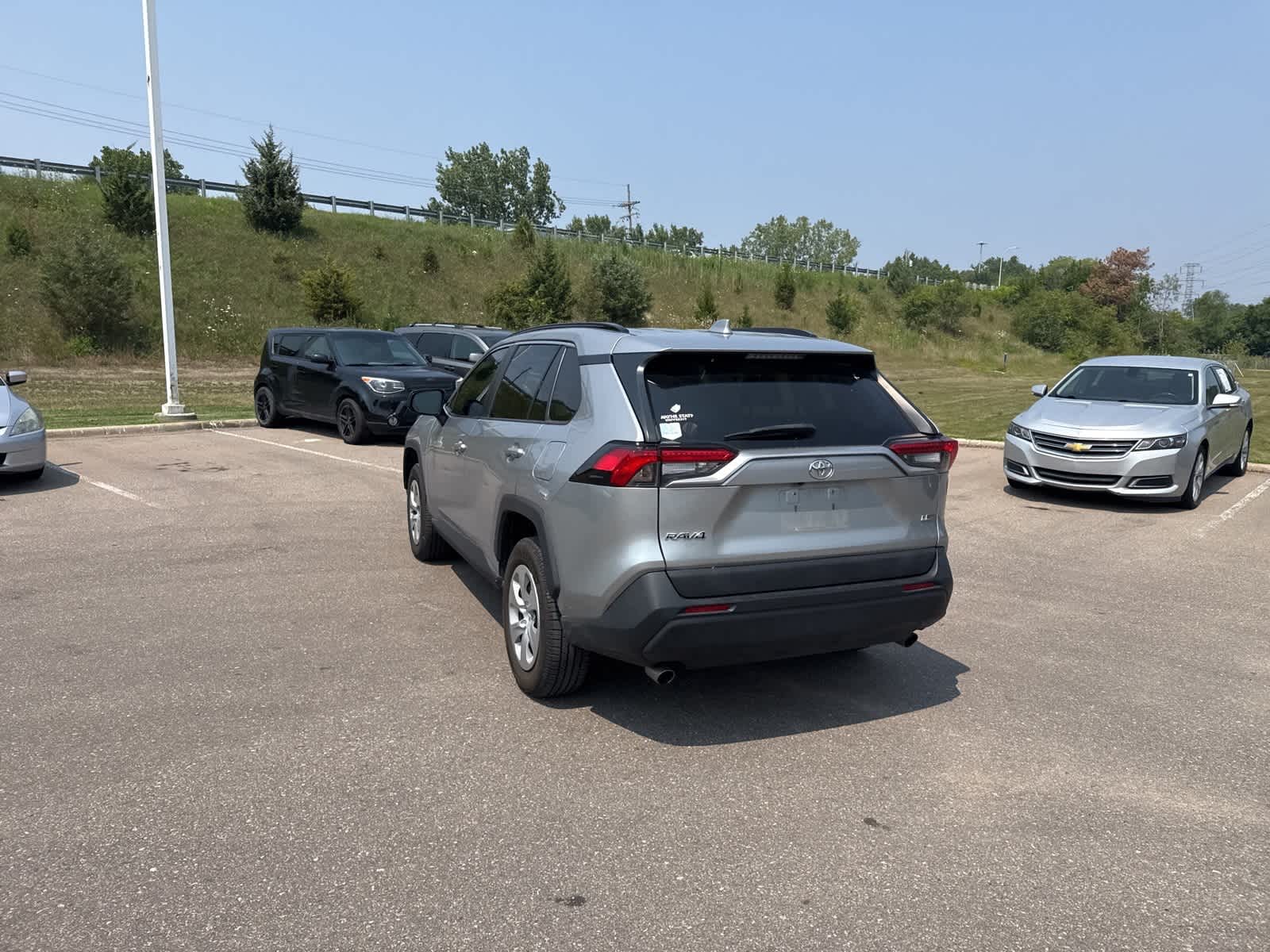Thumbnail: 2019 Toyota RAV4 - 21