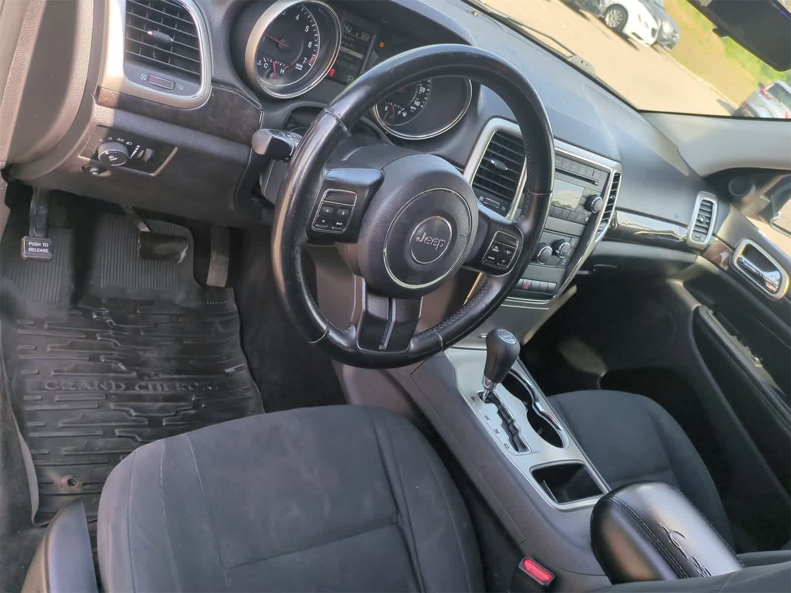 Thumbnail: 2012 Jeep Grand Cherokee - 10