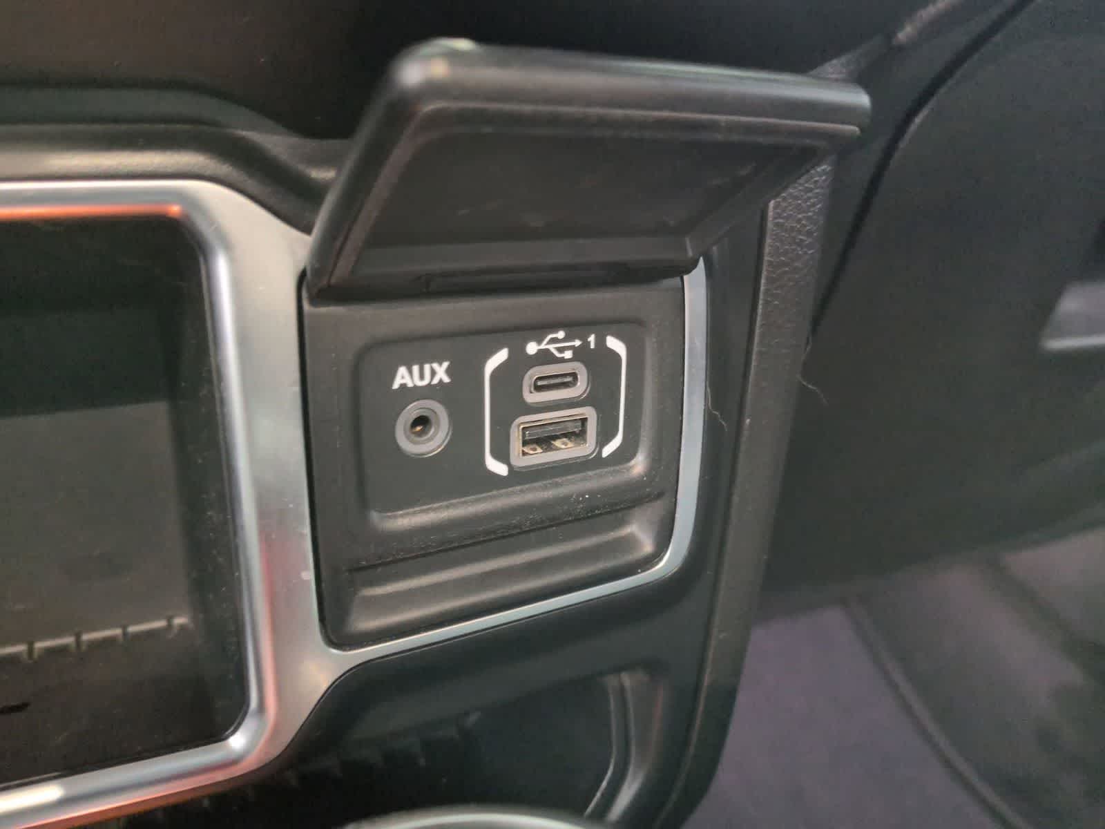 Thumbnail: 2020 Jeep Wrangler - 31